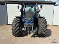 Tractor Valtra Q245