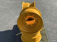 Wheels, Tyres, Rims & Dual spacers JCB W11x18  8 gaats  JCB 41/940370 JCB 406-407-409