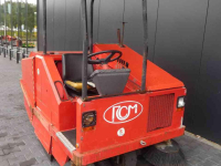 Sweepers and vacuum sweepers  RCM R 1200 D/L