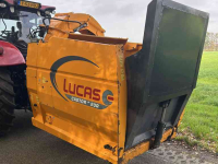 Straw spreader for boxes Lucas Lucas Stroblazer stroverdeler