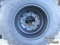 Wheels, Tyres, Rims & Dual spacers  335/80R20 8 gaats velg
