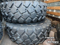 Wheels, Tyres, Rims & Dual spacers  335/80R20 8 gaats velg