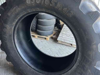Wheels, Tyres, Rims & Dual spacers BKT 650/65R42
