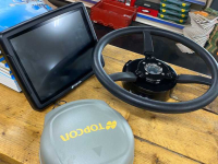 GPS steering systems and attachments Topcon Topcon GPS 3D RTK automatisch stuursysteem nieuw.