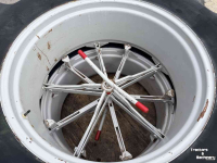 Wheels, Tyres, Rims & Dual spacers Molcon 18.4R38 Dubbellucht 5-ster