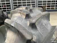 Wheels, Tyres, Rims & Dual spacers Pirelli 520/70 R38 banden op velg