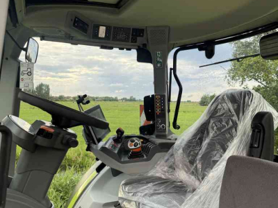 Tractor Claas ARION 660 CMATIC