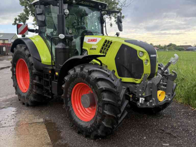 Tractor Claas ARION 660 CMATIC