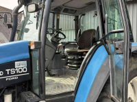 Tractor New Holland TS100 met kruipbak