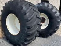 Wheels, Tyres, Rims & Dual spacers Firestone Set ALL TRACTION 23 Nok 40mm  900/60R32 compleet op Velg aansluiting 280/335/10gaats