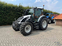 Tractor Valtra G125
