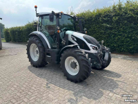 Tractor Valtra G125
