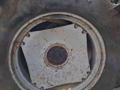 Wheels, Tyres, Rims & Dual spacers Ford 16.9 R 38 Ploegbanden met velg