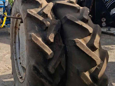 Wheels, Tyres, Rims & Dual spacers Ford 16.9 R 38 Ploegbanden met velg