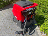 Sweepers and vacuum sweepers Meclean Powerscrub Schrob/Zuigmachine