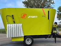 Feed mixer Storti T2S 240 voermengwagen