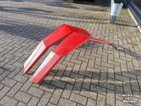 Diverse used spare-parts Massey Ferguson SPATBORDEN MF 3000-SERIE