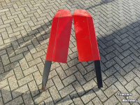 Diverse used spare-parts Massey Ferguson SPATBORDEN MF 3000-SERIE