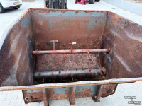 Sawdust spreader for boxes Mehrtens 1200 Ltr