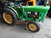 Small-track Tractor John Deere 820 v