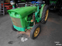 Small-track Tractor John Deere 820 v