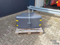 Used parts for tractors  750 KG