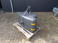 Used parts for tractors  750 KG