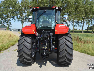 Tractor Case-IH Farmall M 100