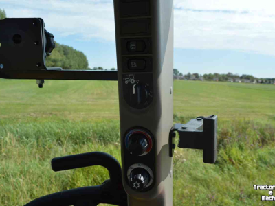 Tractor Case-IH Farmall M 100