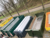 Tractor tipping boxes  Diverse Containers