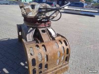Sorting and demolition grabs  Sorteergrijper