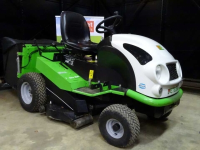 Ride-on mower Etesia Hydro 100