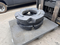 Used parts for tractors New Holland / CNH Wielgewichten 2x250kg