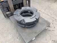 Used parts for tractors New Holland / CNH Wielgewichten 2x250kg