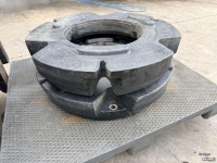 Used parts for tractors New Holland / CNH Wielgewichten 2x250kg