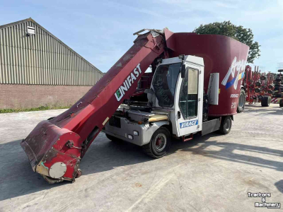 Self-propelled feed mixer Unifast Virage 200 voermengwagen voermachines