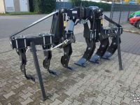 Deep subsoiler  Agroland Tytan Plow Combi diepwoeler met hef
