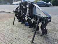 Deep subsoiler  Agroland Tytan Plow Combi diepwoeler met hef