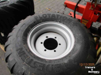Wheels, Tyres, Rims & Dual spacers Vredestein 500/50-17 op 6 gaats velg