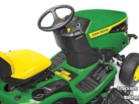 Ride-on mower John Deere X167
