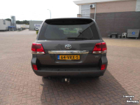 Other transport and industrial equipment and accessories Toyota landcruiser 200 v8