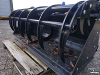 Front-end loader bucket / Front loader bucket Hemach Pelikaanbak 175 cm Euro aansluiting