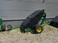 Sweeper John Deere TC125
