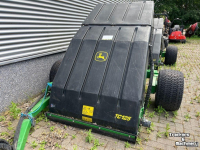 Sweeper John Deere TC125