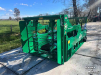 Straw spreader for boxes Spread-a-Bale Maxi stroverdeler
