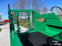 Straw spreader for boxes Spread-a-Bale Maxi stroverdeler