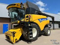 Combine New Holland CR 8.80