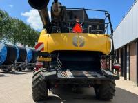 Combine New Holland CR 8.80