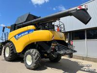 Combine New Holland CR 8.80