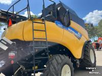 Combine New Holland CR 8.80